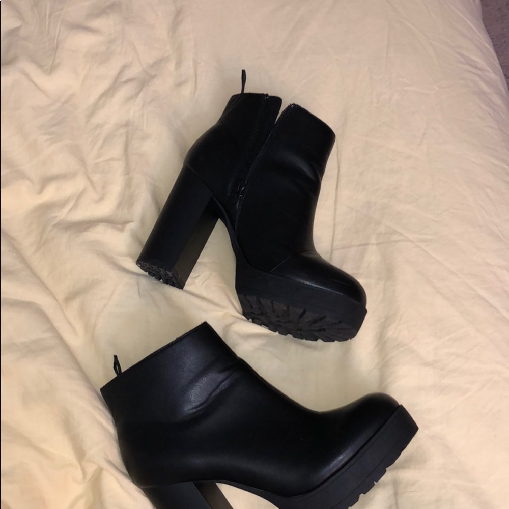 H&M chunky boots